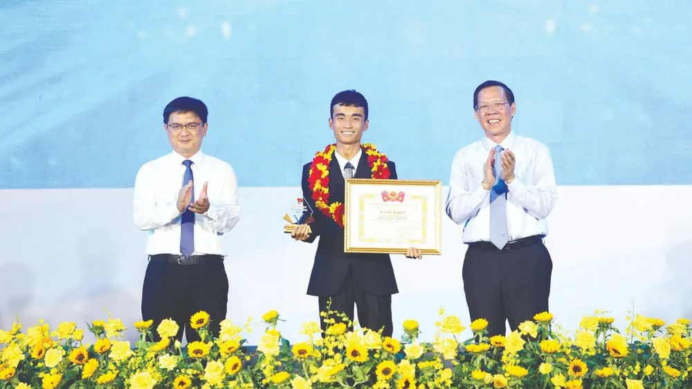 20 tập thể, cá nhân nhận Giải thưởng tình nguyện Quốc gia