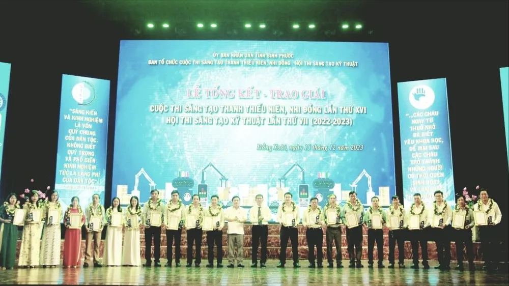 Bình Phước: Trao giải cuộc thi sáng tạo thanh thiếu niên, nhi đồng 