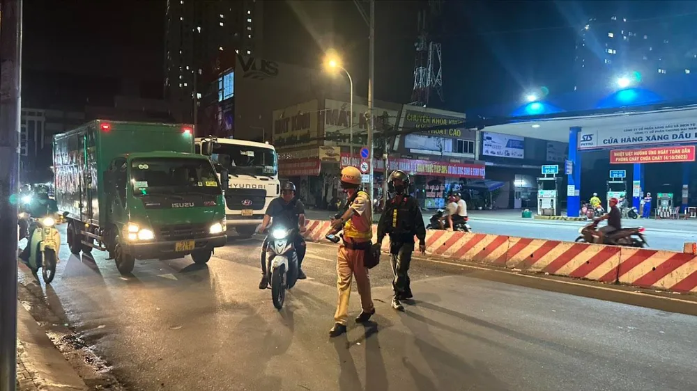 Chế tài mạnh để hạn chế tai nạn giao thông