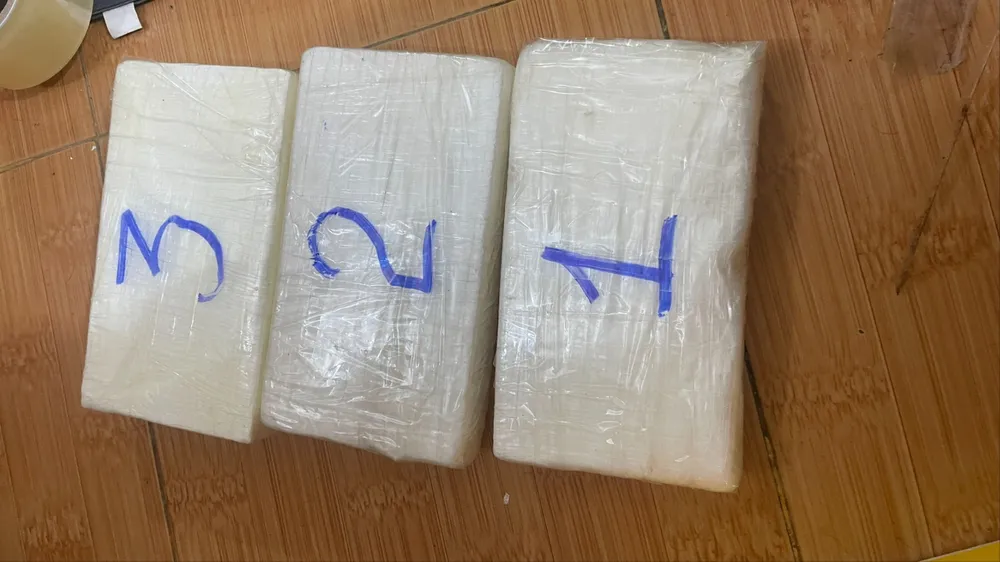 Gần 3kg ma túy dạt vào bờ biển Quảng Ngãi