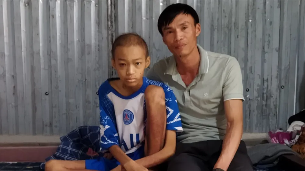 “Gà trống” nuôi con trai ung thư máu