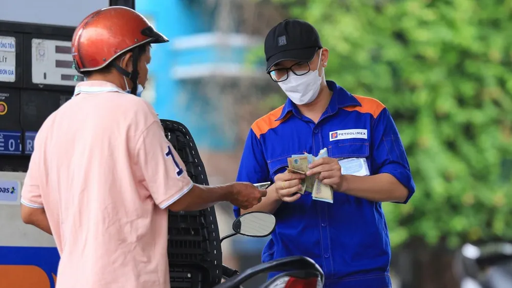 Giá xăng dầu giảm mạnh