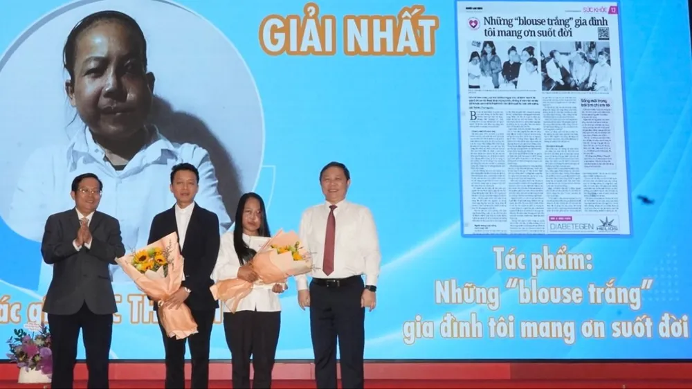 Trao giải cuộc thi viết "Người thầy thuốc trong tôi" lần 2