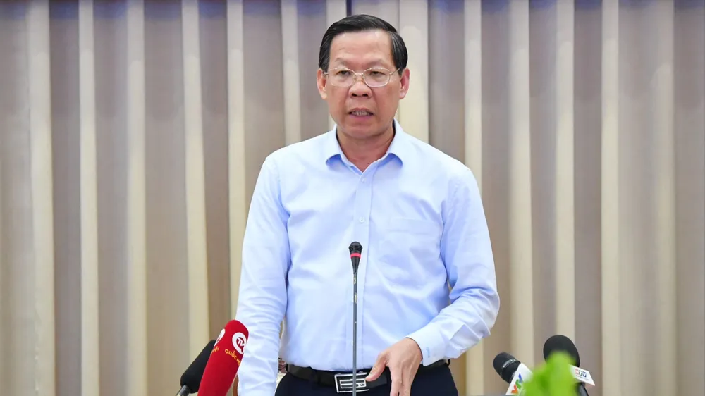 Chủ tịch UBND TPHCM biểu dương khối quận, huyện trong giải phóng mặt bằng, sắp xếp khu phố - ấp