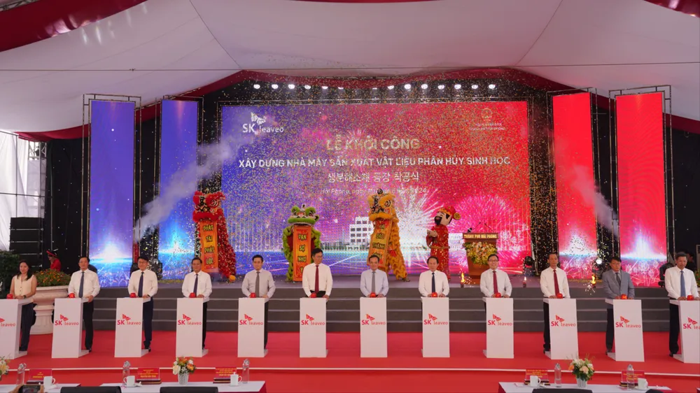 Phó Thủ tướng Trần Lưu Quang ấn nút khởi công dự án hơn 2.300 tỷ đồng