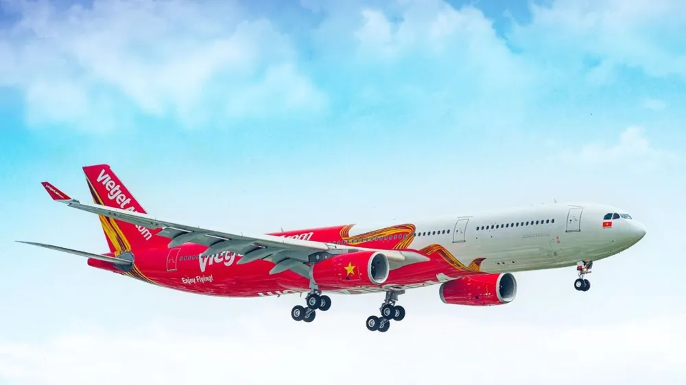 Vietjet ủng hộ đồng bào tại các vùng bị thiệt hại do bão lũ
