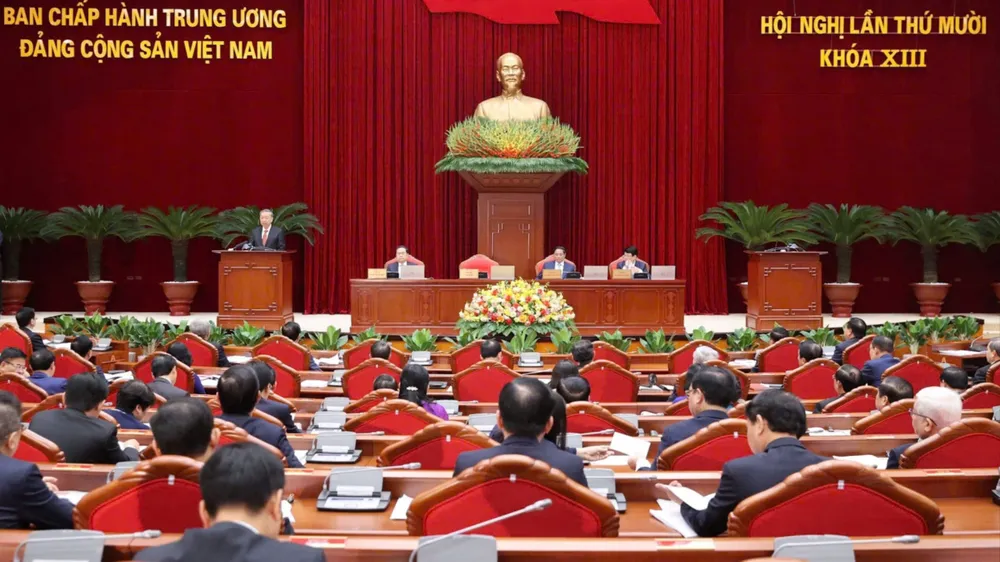 Thông báo Hội nghị lần thứ mười Ban Chấp hành Trung ương Đảng khóa XIII