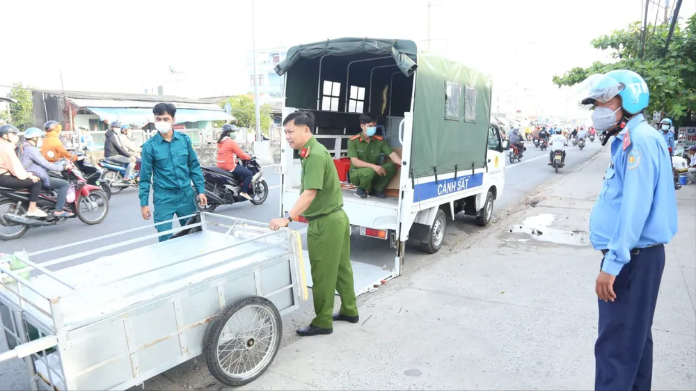 Long An, Tiền Giang: Tổng lực kiểm tra, xử lý “xe dù, bến cóc”