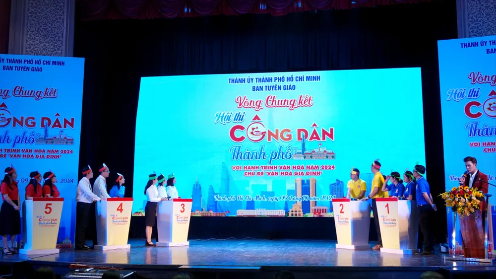 Hội thi Công dân thành phố với hành trình văn hóa năm 2024, chủ đề "Văn hóa gia đình", diễn ra vui tươi, sôi nổi. Ảnh: THÚY BÌNH