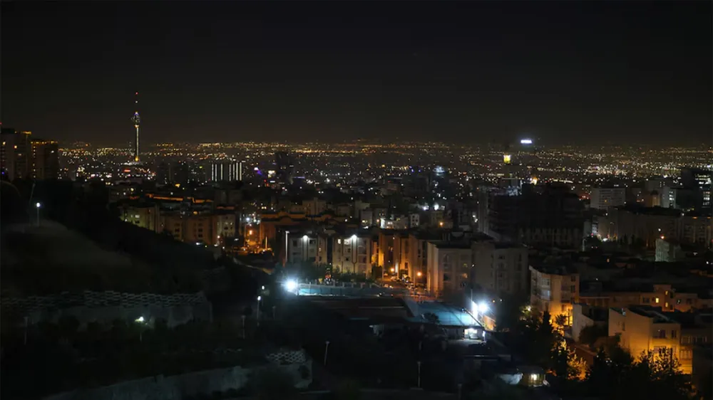 Israel tấn công Iran lẫn Syria
