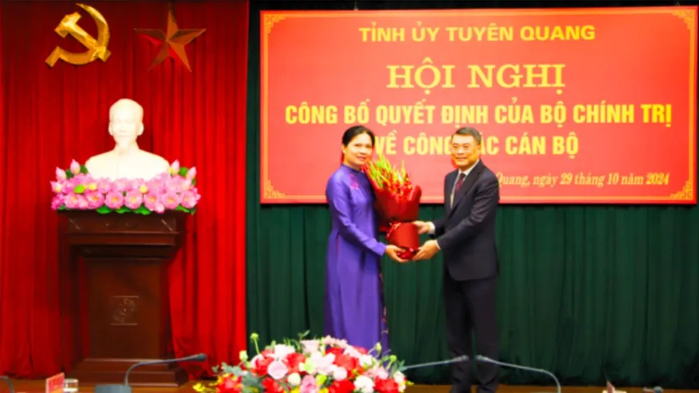 Chủ tịch Hội LHPN Việt Nam Hà Thị Nga làm Bí thư Tỉnh ủy Tuyên Quang