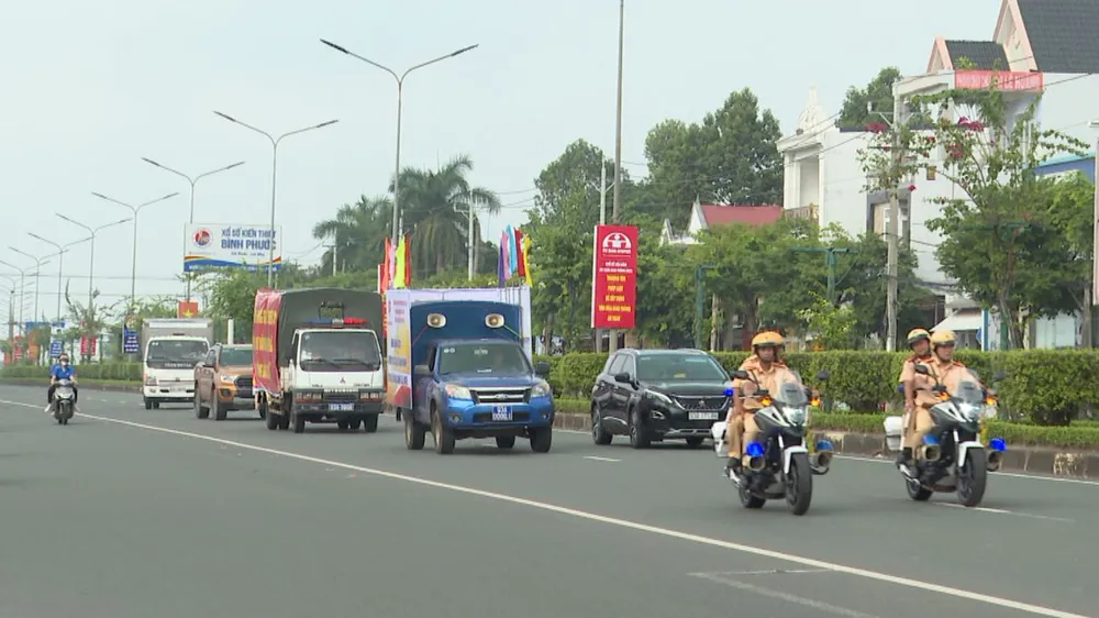 Diễu hành tuyên truyền về bình đẳng giới và phòng ngừa, ứng phó với bạo lực giới trên cơ sở giới sau lễ phát động