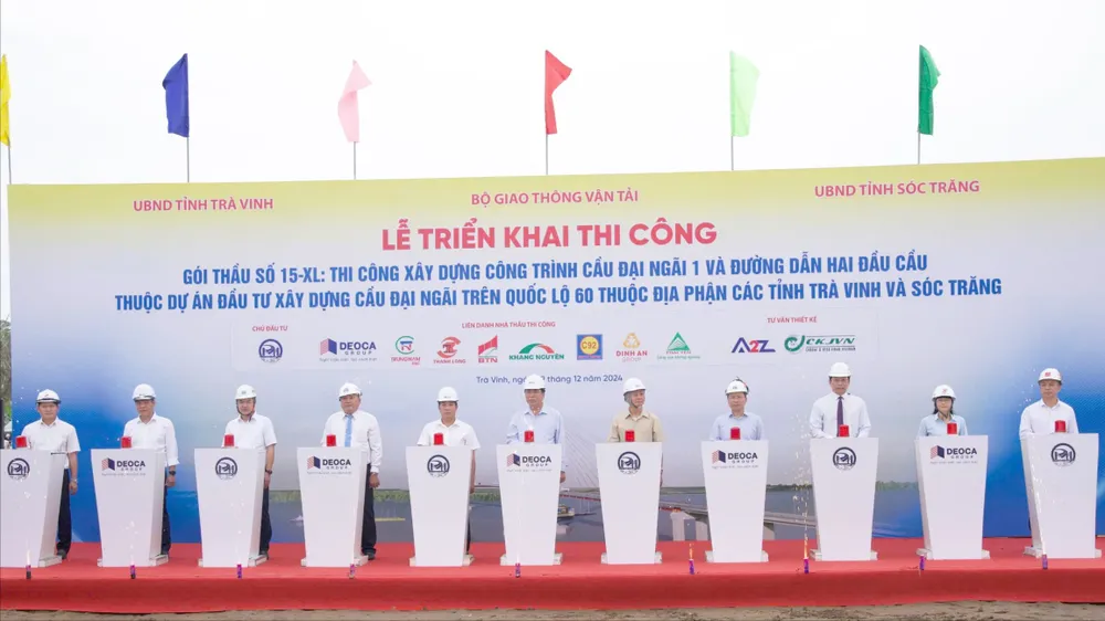 Lãnh đạo Bộ GTVT, UBND tỉnh Trà Vinh thực hiện nghi thức thi công cầu Đại Ngãi 1