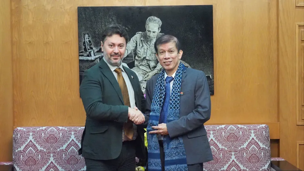  Đại sứ Pakistan tại Việt Nam Kohdayar Marri thăm Báo Sài Gòn Giải Phóng. Ảnh: HOÀNG HÙNG 