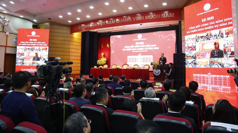 Doanh thu toàn ngành TT-TT năm 2024 tăng 13,2%