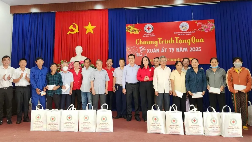 Công ty XSKT Bà Rịa - Vũng Tàu trao 100 phần quà nhân ái tại huyện Châu Đức 