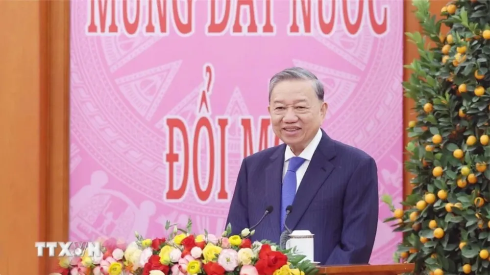 Tổng Bí thư Tô Lâm tiếp đoàn 100 kiều bào tiêu biểu tham dự Xuân Quê hương 2025