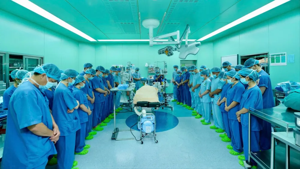 Hơn 200 y, bác sĩ thực hiện điều kỳ diệu trong ngày giáp tết