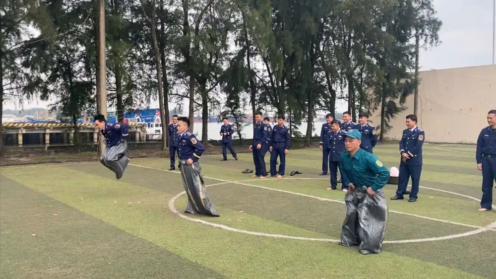 Sôi nổi hoạt động vui xuân đón tết ở Bộ Tư lệnh Vùng Cảnh sát biển 2