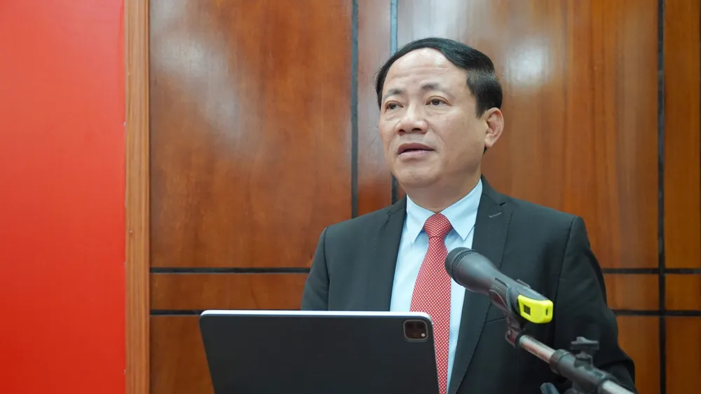 Chủ tịch UBND tỉnh Bình Định: Người tài thì không cần “xếp hàng”