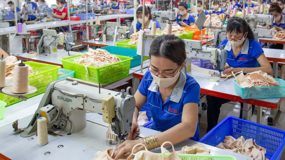 Công ty dệt may Kim Dung chuyên may quần áo thời trang tại Vĩnh Lộc A, Bình Chánh, TPHCM- ảnh Hoàng Hùng