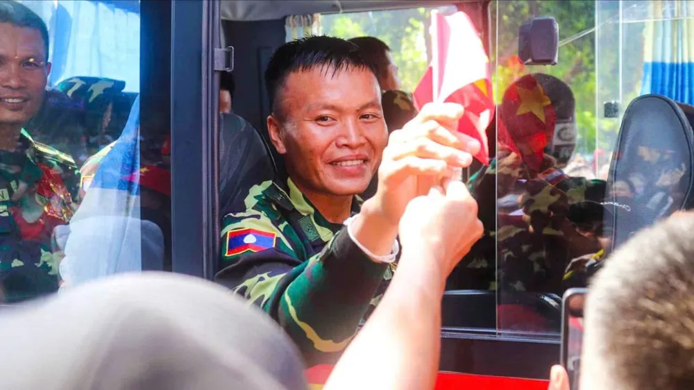Từ cợt nhả đến nội dung độc hại