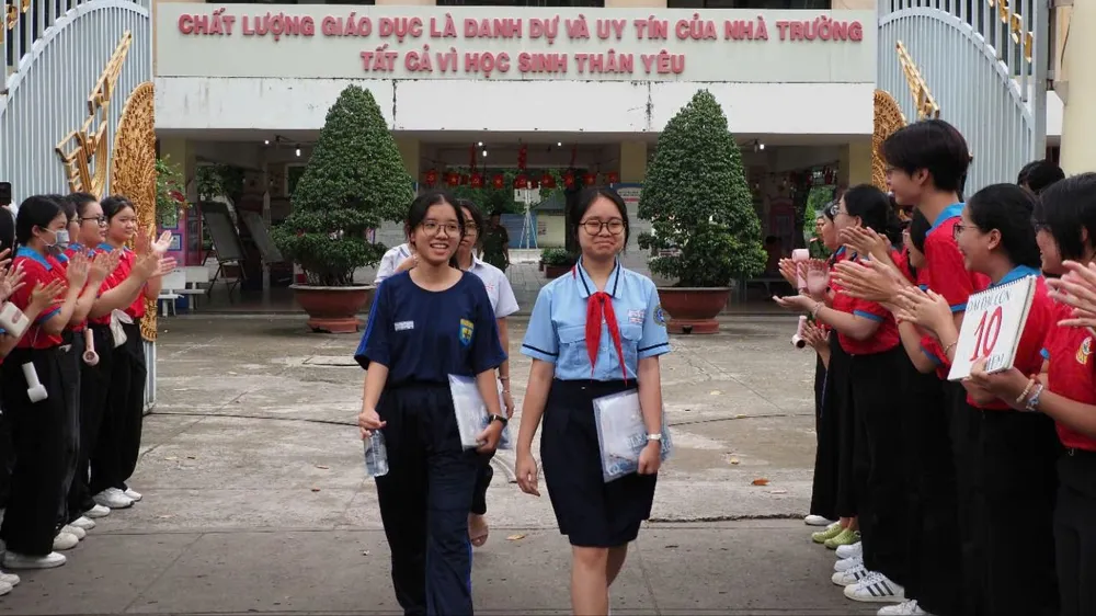 TPHCM: Công bố đáp án các môn thi tuyển sinh lớp 10 công lập