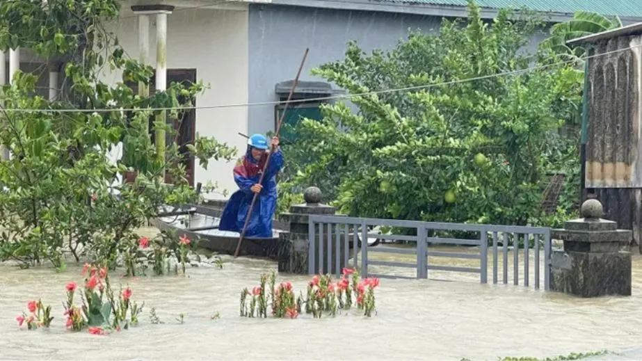 Ảnh hưởng của bão số 1, những ngày qua, tại nhiều tỉnh miền Trung và Tây Nguyên có mưa to, gió giật. Ảnh: SGGPO