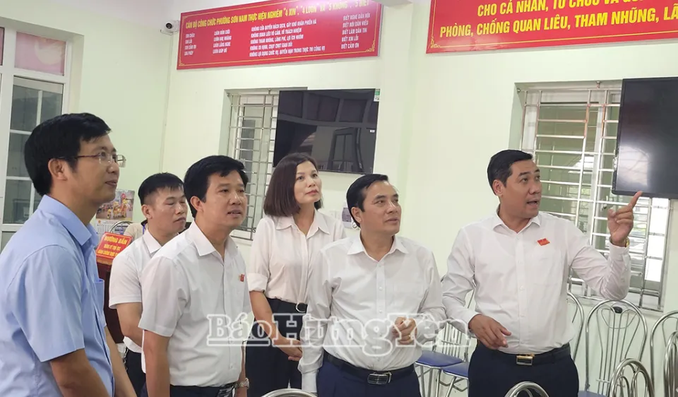Bí thư Thành ủy Hưng Yên Phạm Huy Bình chỉ đạo việc vận hành các Trung tâm Phục vụ hành chính công của các phường, xã mới