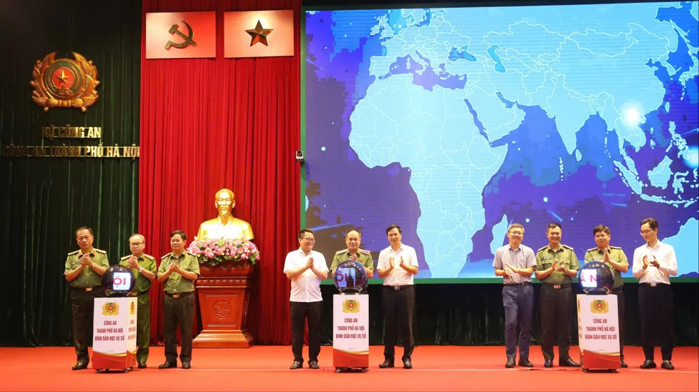 Công an TP Hà Nội nâng cao năng lực số cho cán bộ, chiến sĩ