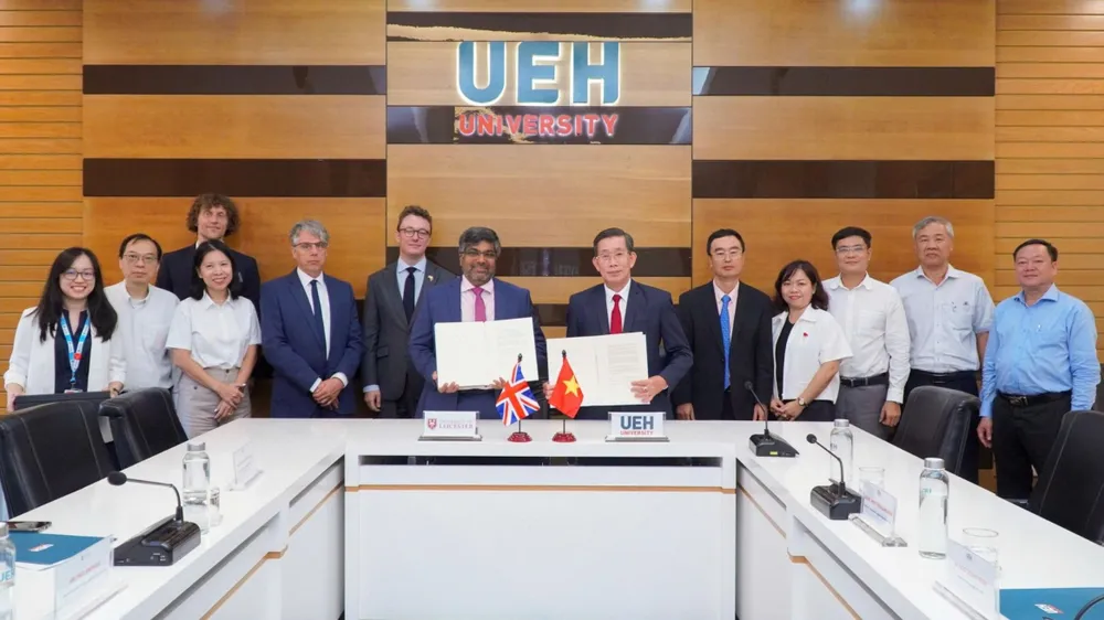UEH và Đại học Leicester (UK) đẩy mạnh hợp tác toàn diện 