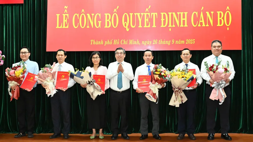 TPHCM điều động loạt cán bộ về cơ sở 