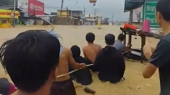 Bão Kalmaegi càn quét miền Trung Philippines