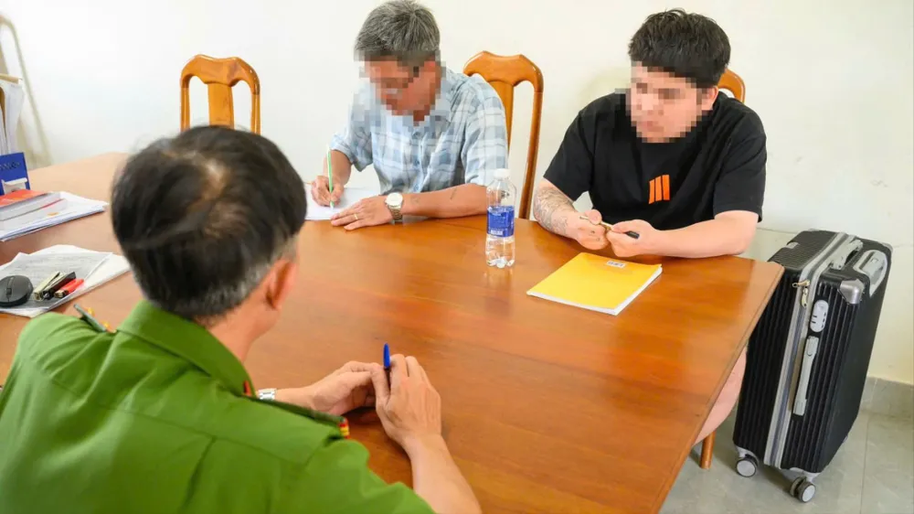 Bị lừa sang Campuchia làm “việc nhẹ lương cao”, người thân lập bàn thờ vì tưởng đã chết