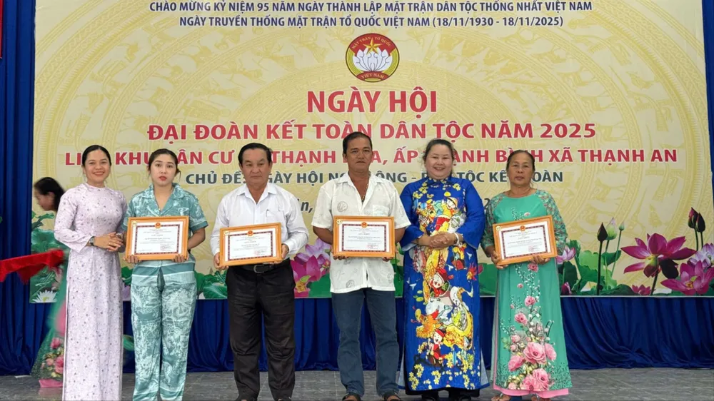 Ba ấp trên xã đảo Thạnh An chung sức xây dựng đảo xanh - sạch - nghĩa tình 