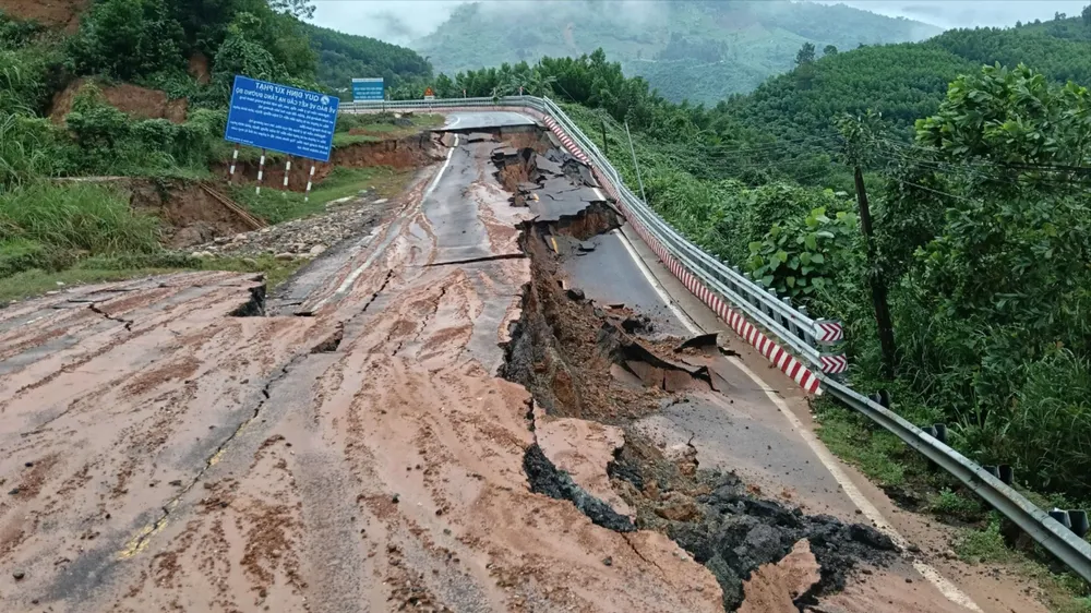 Khánh Hòa: Hơn 30.600 hộ bị ngập, thiệt hại nặng nề