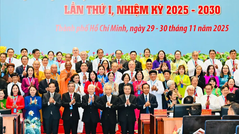 Ra mắt ủy viên Ủy ban MTTQ Việt Nam TPHCM khóa I, nhiệm kỳ 2025-2030