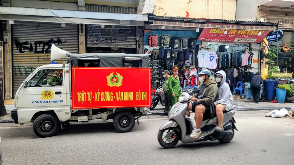Hà Nội quyết lập lại trật tự vỉa hè, lòng đường