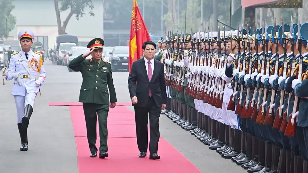 Bảo vệ vững chắc vùng trời, vùng biển, biên giới, nội địa, không gian mạng