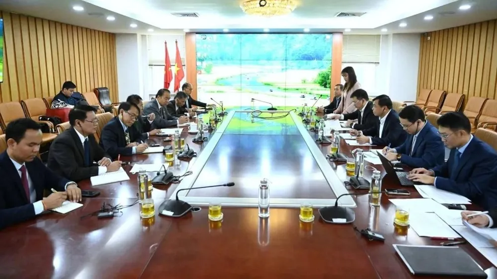 Việt Nam và Lào hợp tác quản lý nguồn nước, ứng phó thiên tai