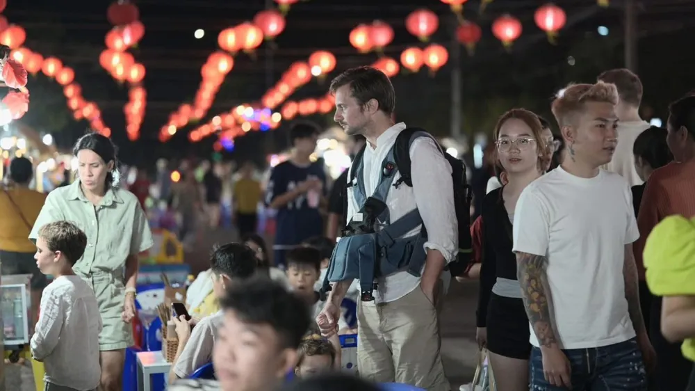 TPHCM: Các điểm du lịch hút khách du xuân