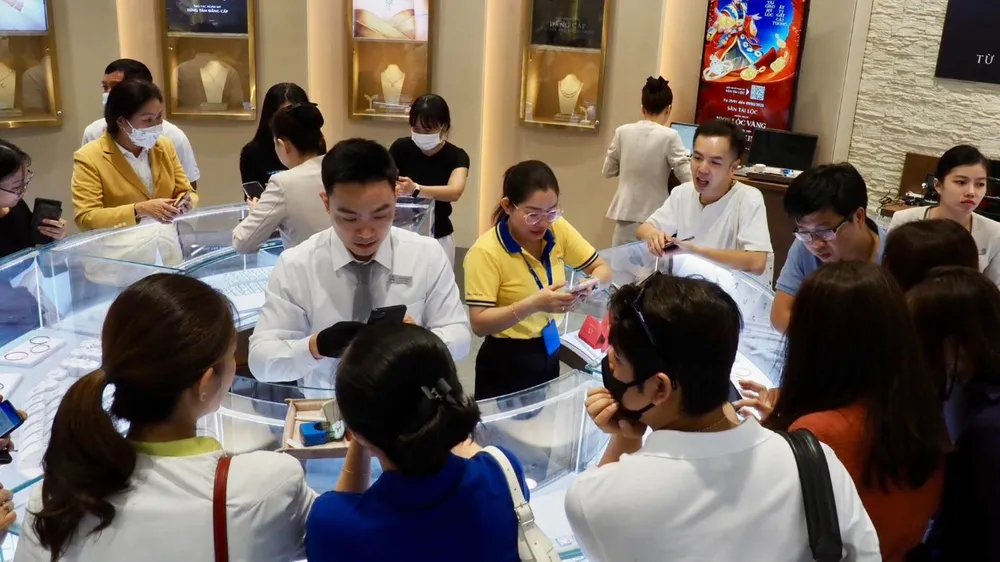 Giá vàng trong nước chiều nay 29-5 giảm 1,5 - 1,8 triệu đồng/lượng so với buổi sáng