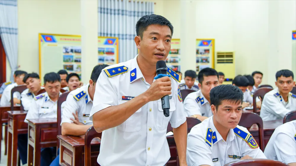 Đối thoại dân chủ tại Vùng Cảnh sát biển 3