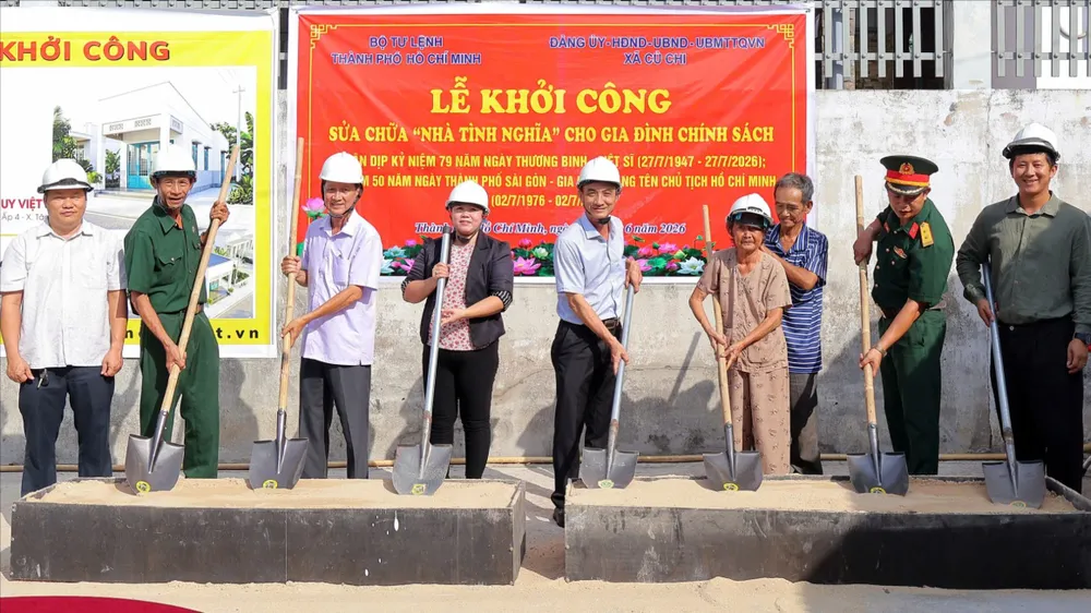 Xây nhà nghĩa tình cho quân nhân, gia đình chính sách