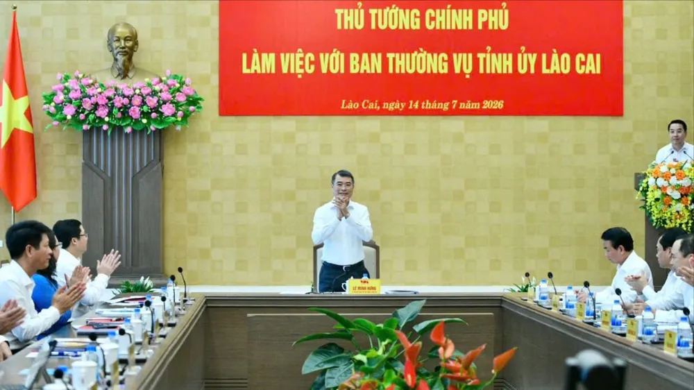Thủ tướng Lê Minh Hưng làm việc với Ban Thường vụ Tỉnh ủy Lào Cai. Ảnh: THANH HOA