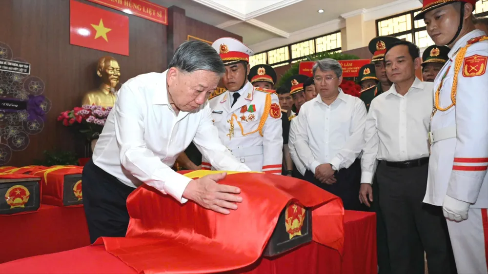 Lịch sử rạng rỡ hơn khi được gìn giữ bằng lòng biết ơn, sự tri ân (*)