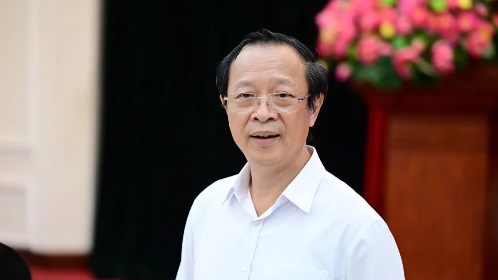 Quang cảnh trước giờ họp báo công bố phương án xử lý đối với thí sinh tại điểm thi Trường THPT chuyên Tuyên Quang. Ảnh: ĐỖ TRUNG