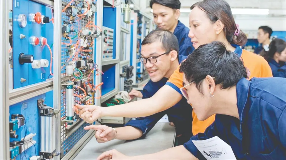 Tuyển sinh đại học năm 2026: Điểm chuẩn nhóm ngành kỹ thuật, công nghệ tăng cao