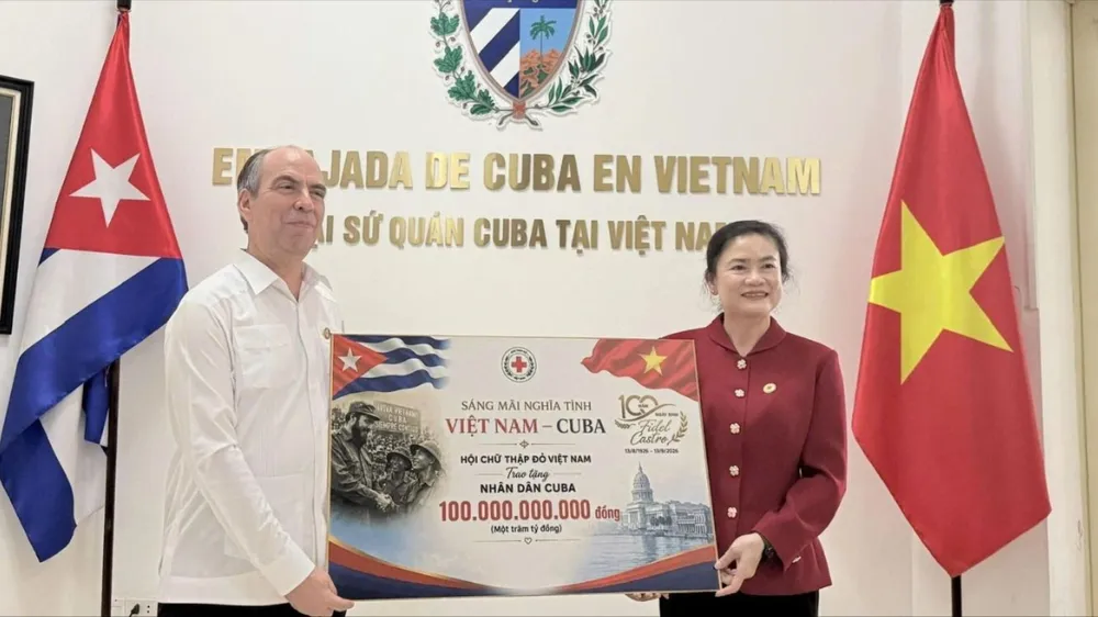 Trao hỗ trợ 100 tỷ đồng của nhân dân Việt Nam dành cho nhân dân Cuba