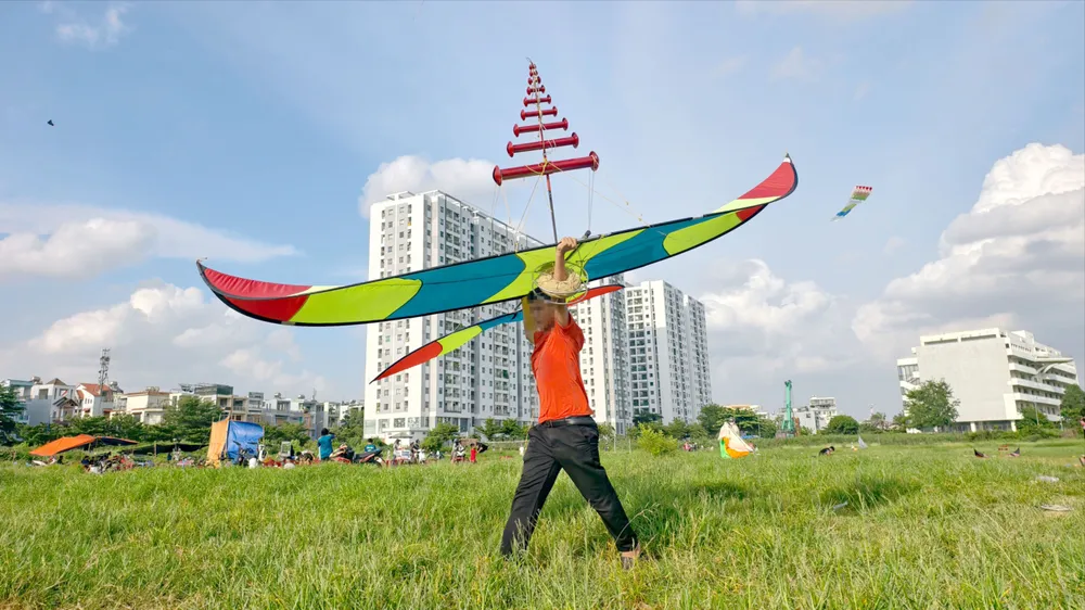 Hiểm họa từ diều sáo “khủng” 